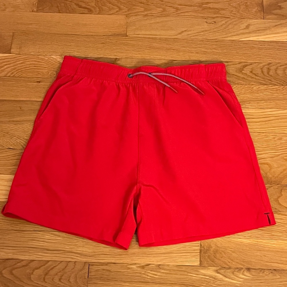 Boys Vineyard Vines Red Athletic Shorts, size XL